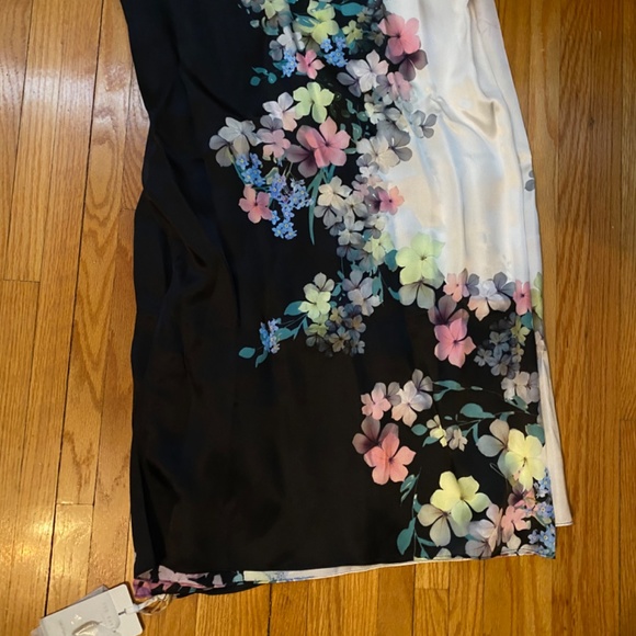 Ted Baker Accessories - ❤️ HOST PICK ❤️ NWT Ted Baker Paroli Silk Pergola Cape Scarf